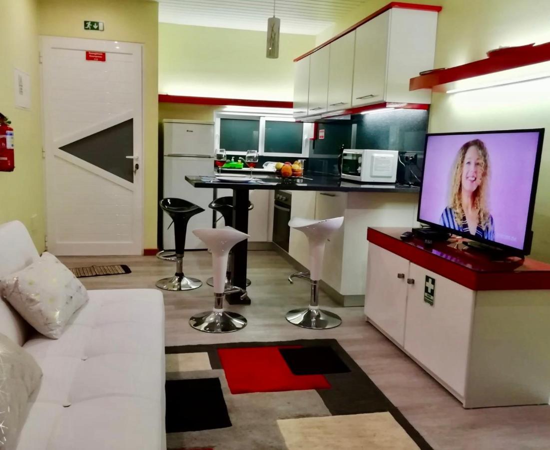 Apartamento Casa Da Relva Com Piscina Aquecida Interna Arco da Calheta  Exterior foto